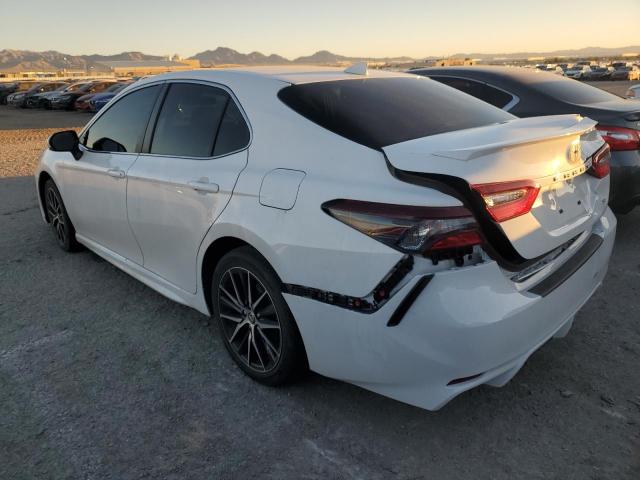 4T1G11AKXNU044214 - 2022 TOYOTA CAMRY SE WHITE photo 2