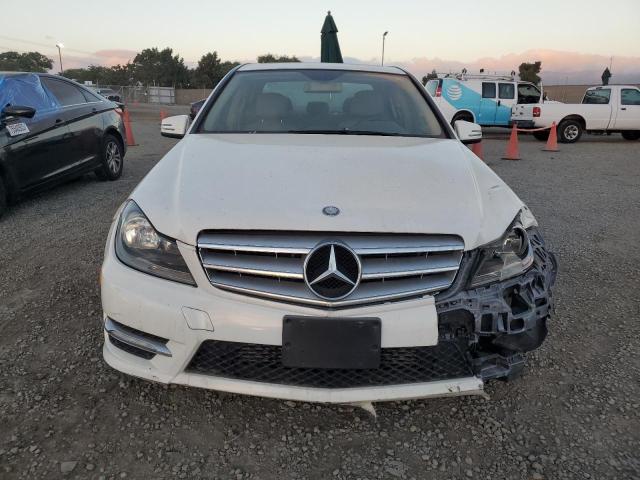 WDDGF4HB9CA645812 - 2012 MERCEDES-BENZ C 250 WHITE photo 5