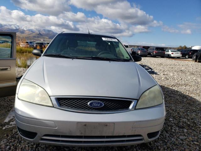 1FAFP31NX7W261862 - 2007 FORD FOCUS ZX3 GRAY photo 5