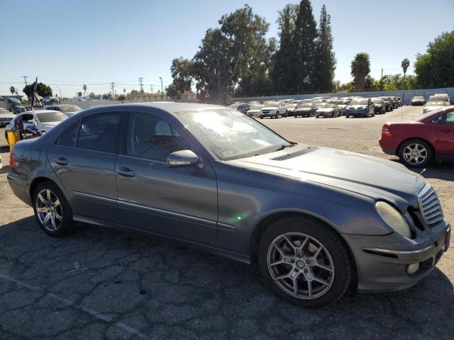 WDBUF56X17B124163 - 2007 MERCEDES-BENZ E 350 GRAY photo 4