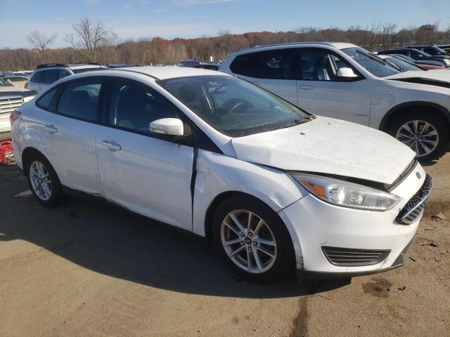 1FADP3F20GL236198 - 2016 FORD FOCUS SE WHITE photo 4