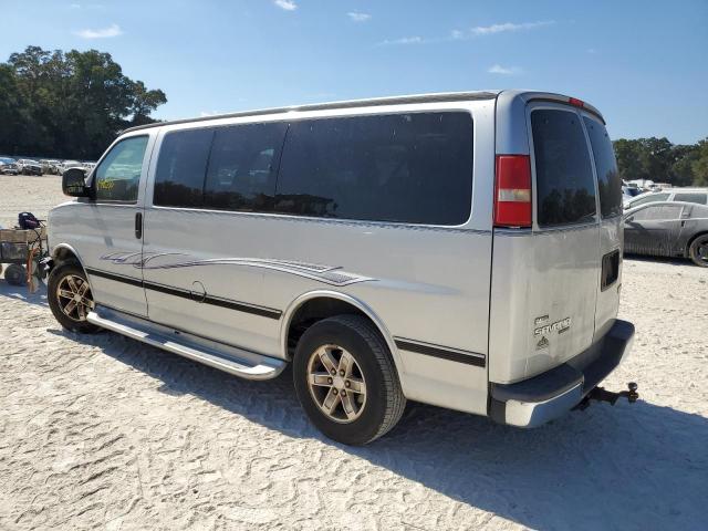 1GKUGCD49A1111528 - 2010 GMC SAVANA G1500 LT SILVER photo 2