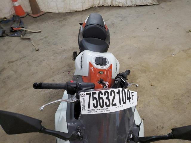 ML5EXER14PDA90747 - 2023 KAWASAKI EX650 R WHITE photo 5