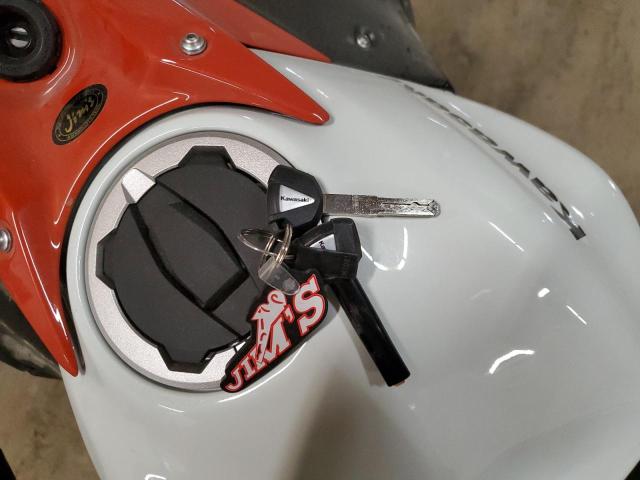 ML5EXER14PDA90747 - 2023 KAWASAKI EX650 R WHITE photo 8