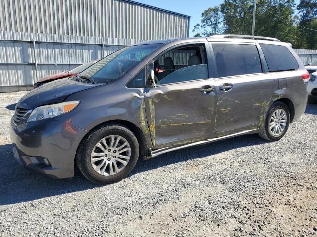 2013 TOYOTA SIENNA XLE, 