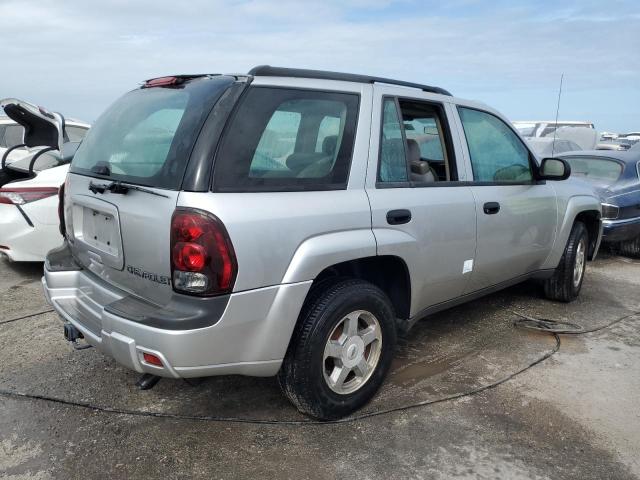 1GNDS13SX42396275 - 2004 CHEVROLET TRAILBLAZE LS SILVER photo 3