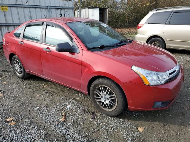 1FAHP3FN3AW193977 - 2010 FORD FOCUS SE RED photo 4