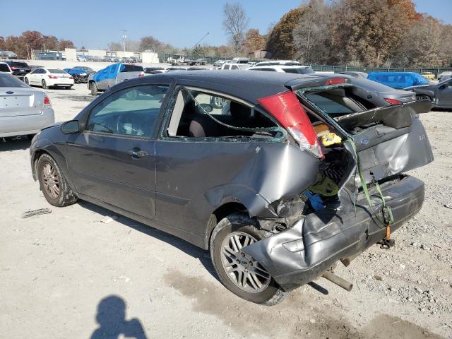 3FAHP31324R107037 - 2004 FORD FOCUS ZX3 GRAY photo 2