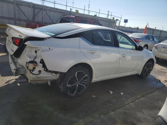 1N4BL4CW7PN303870 - 2023 NISSAN ALTIMA SR WHITE photo 3