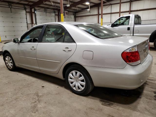 4T1BE32K25U588859 - 2005 TOYOTA CAMRY LE SILVER photo 2