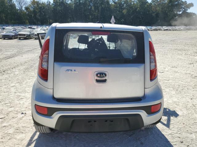 KNDJT2A50C7407572 - 2012 KIA SOUL SILVER photo 6