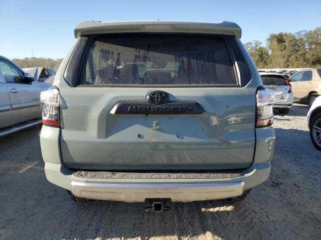 JTERU5JR2P6130015 - 2023 TOYOTA 4RUNNER SE GRAY photo 6