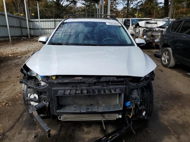 KM8K6CAA6MU664779 - 2021 HYUNDAI KONA SEL PLUS WHITE photo 5