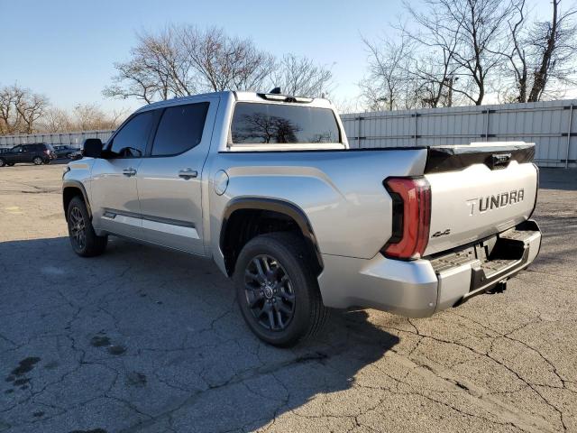 5TFNA5DB0PX093034 - 2023 TOYOTA TUNDRA CREWMAX PLATINUM Silber Foto 2