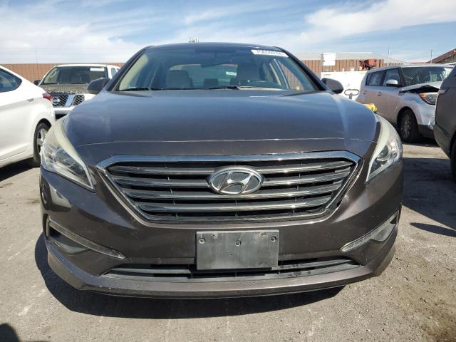 5NPE24AF4FH120132 - 2015 HYUNDAI SONATA SE BROWN photo 5