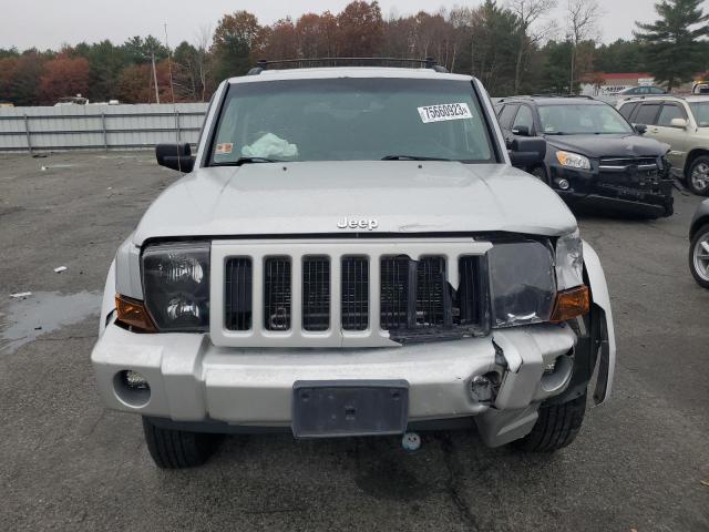 1J8HG48K16C318866 - 2006 JEEP COMMANDER SILVER photo 5