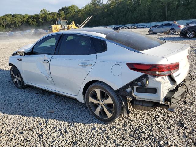 5XXGW4L28JG242701 - 2018 KIA OPTIMA SX WHITE photo 2