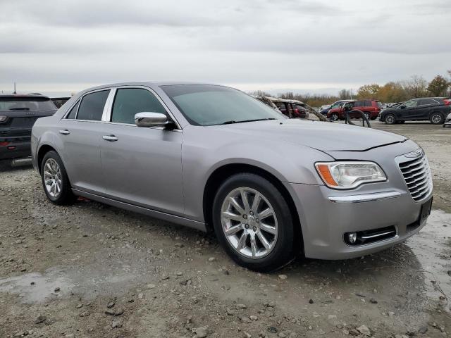 2C3CCAET2DH675769 - 2013 CHRYSLER 300C GRAY photo 4