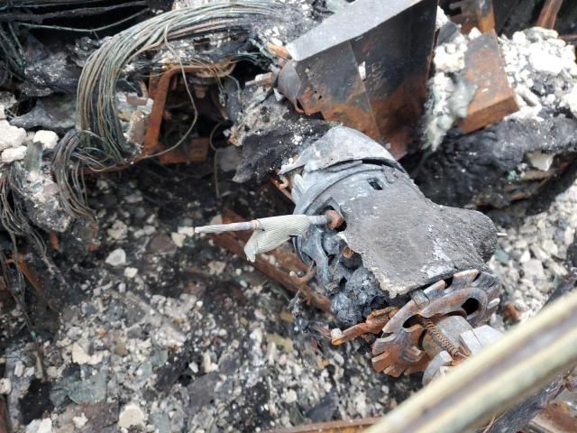 1G4GJ117XHP461430 - 1987 BUICK REGAL 烧焦的 照片 9