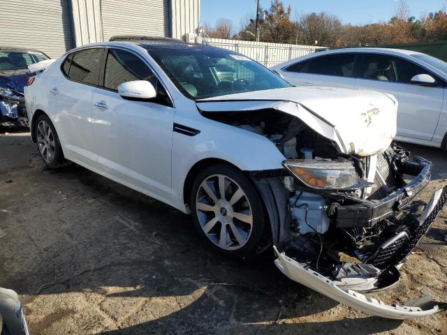 5XXGR4A69DG154578 - 2013 KIA OPTIMA SX WHITE photo 4