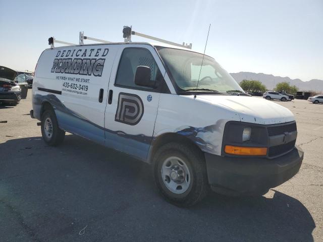 1GCWGAFF4H1323674 - 2017 CHEVROLET EXPRESS G2 WHITE photo 4