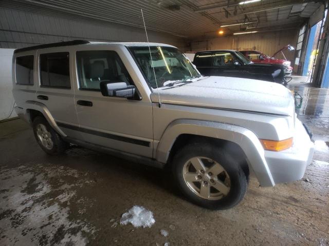 1J8HG48N86C104659 - 2006 JEEP COMMANDER 银色 照片 4
