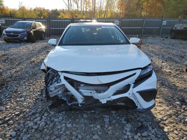 4T1G11BK3RU129383 - 2024 TOYOTA CAMRY SE NIGHT SHADE WHITE photo 5