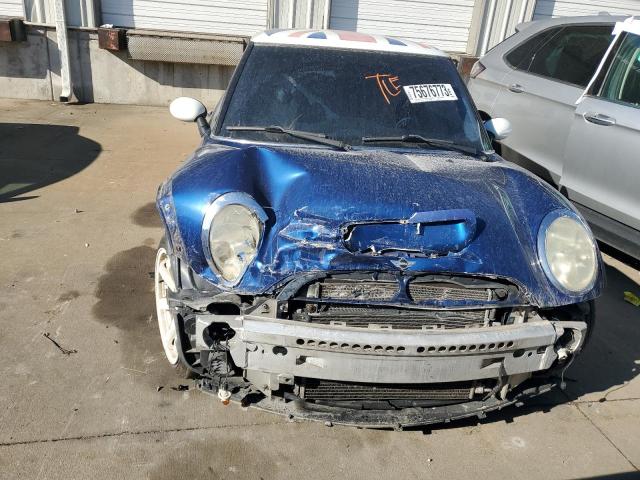 WMWRE33493TD64218 - 2003 MINI COOPER S BLUE photo 5