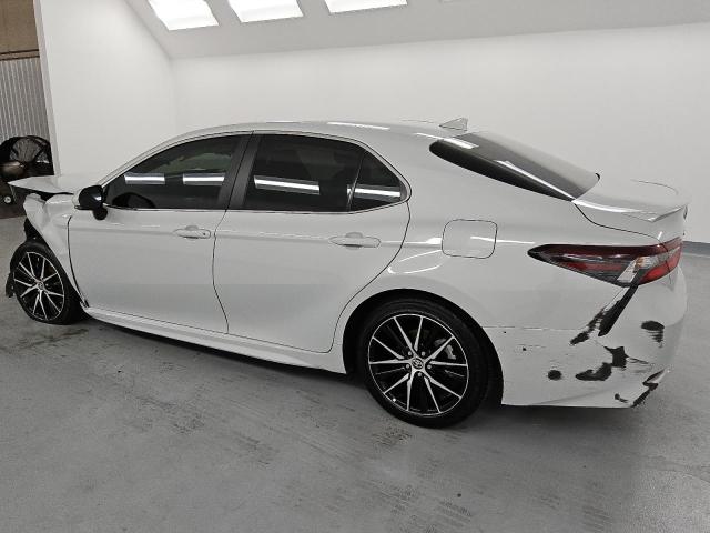 4T1G11AKXRU204131 - 2024 TOYOTA CAMRY SE NIGHT SHADE SILVER photo 2