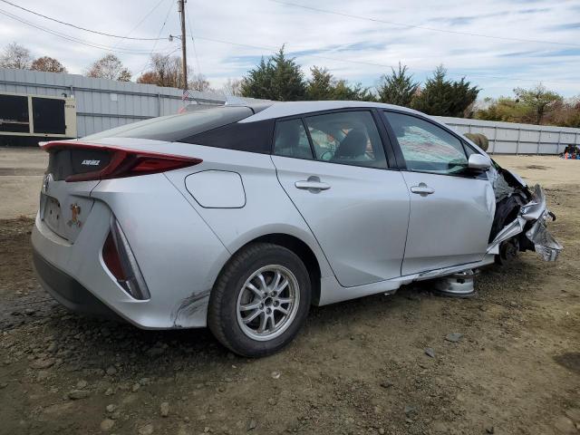 JTDKARFP1H3030701 - 2017 TOYOTA PRIUS PRIM 银色 照片 3