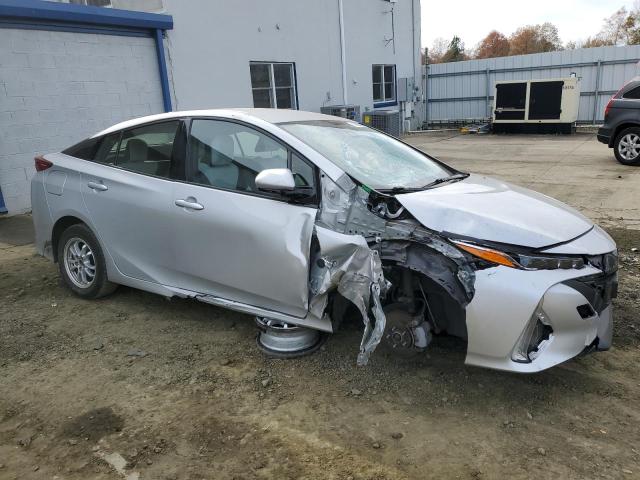 JTDKARFP1H3030701 - 2017 TOYOTA PRIUS PRIM 银色 照片 4