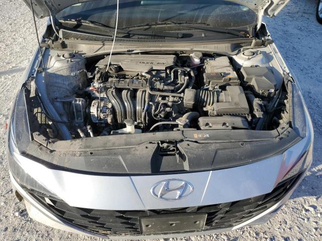 5NPLL4AG5MH052157 - 2021 HYUNDAI ELANTRA SE SILVER photo 11