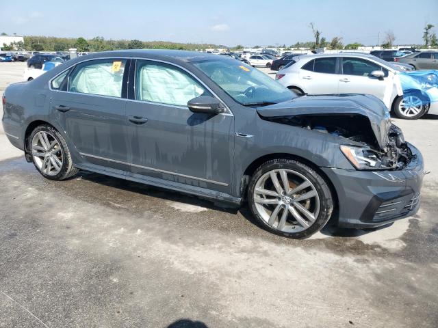 1VWDT7A3XHC069246 - 2017 VOLKSWAGEN PASSAT R-LINE ნაცრისფერი ფოტო 4