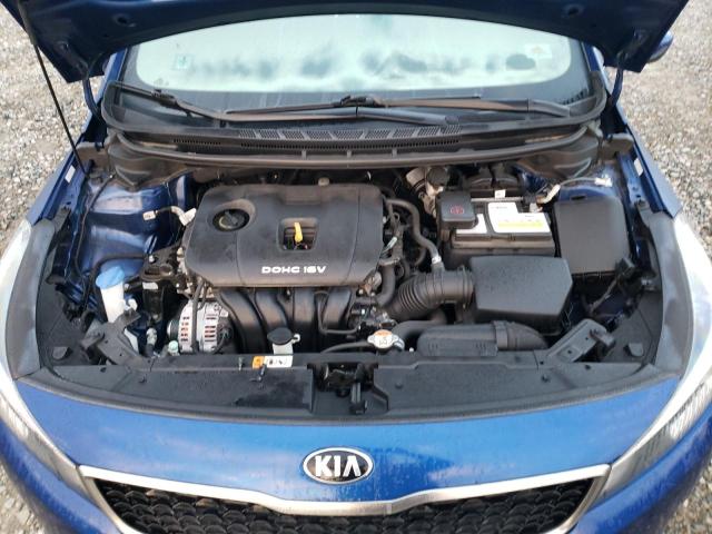 3KPFK4A74JE252172 - 2018 KIA FORTE LX BLUE photo 11