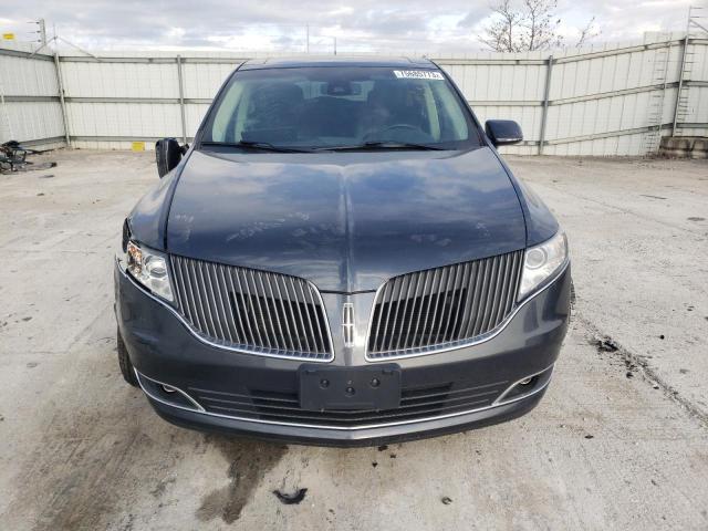 2LMHJ5AT5DBL55191 - 2013 LINCOLN MKT CHARCOAL photo 5