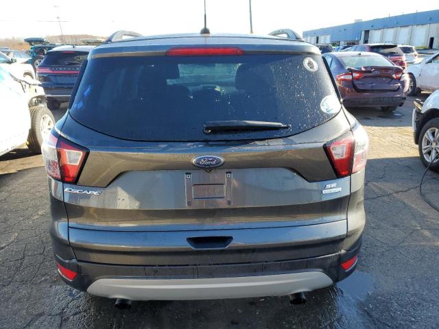 1FMCU0GD2HUE46452 - 2017 FORD ESCAPE SE GRAY photo 6