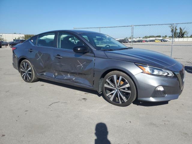 1N4BL4CV4NN323479 - 2022 NISSAN ALTIMA SR GRAY photo 4