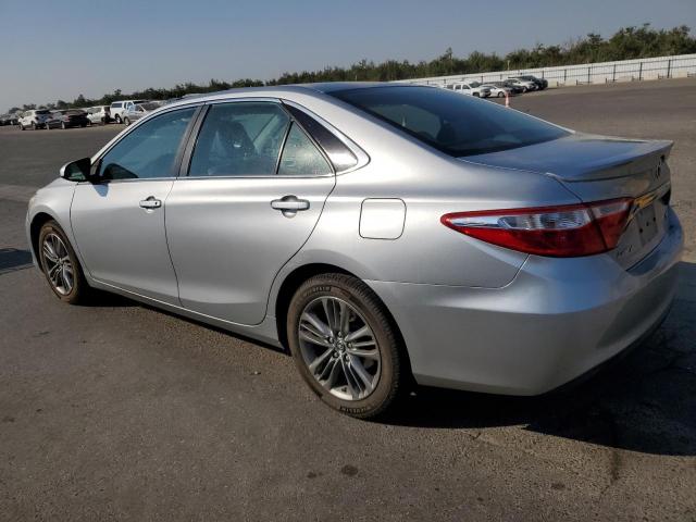 4T1BF1FK4FU905439 - 2015 TOYOTA CAMRY LE SILVER photo 2