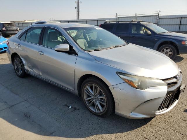 4T1BF1FK4FU905439 - 2015 TOYOTA CAMRY LE SILVER photo 4