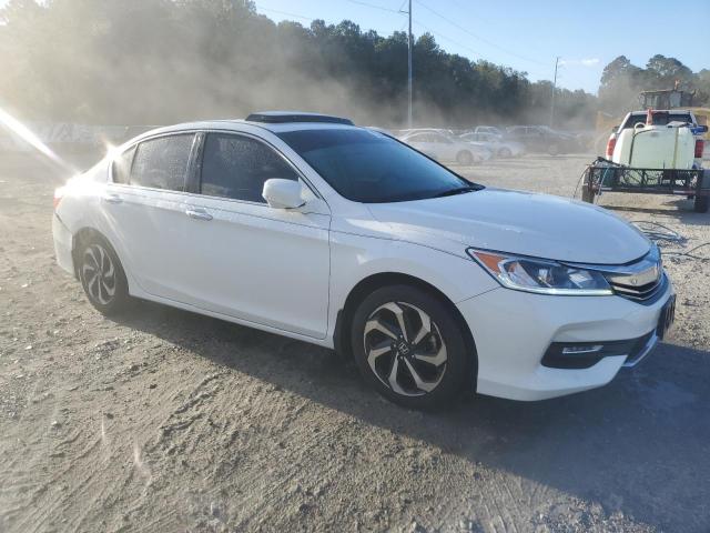 1HGCR2F71HA301788 - 2017 HONDA ACCORD EX WHITE photo 4