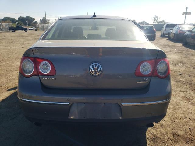 WVWDU93C18P071906 - 2008 VOLKSWAGEN PASSAT VR6 4MOTION GRAY photo 6