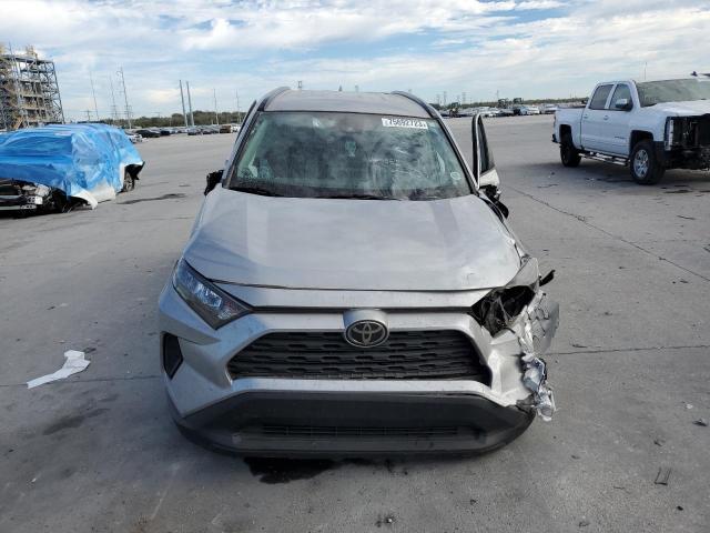 2T3H1RFV2KW052185 - 2019 TOYOTA RAV4 LE 银色 照片 5