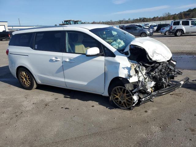 KNDMB5C1XH6320237 - 2017 KIA SEDONA LX WHITE photo 4