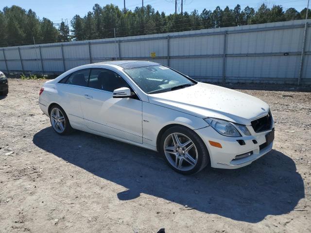 WDDKJ5KB4CF169964 - 2012 MERCEDES-BENZ E 350 WHITE photo 4