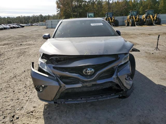 4T1G11AK6LU508578 - 2020 TOYOTA CAMRY SE GRAY photo 5