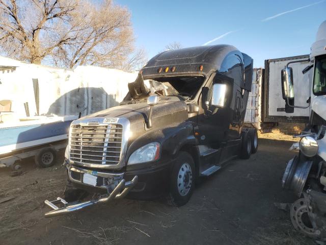 3AKJGLD5XFSGK2345 - 2015 FREIGHTLINER CASCADIA 1 BLACK photo 2