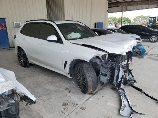 5UXCR6C53KLL62434 - 2019 BMW X5 XDRIVE40I WHITE photo 4