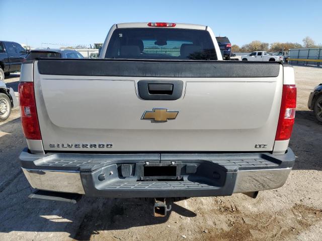 1GCHC29698E179845 - 2008 CHEVROLET SILVERADO C2500 HEAVY DUTY GOLD photo 6