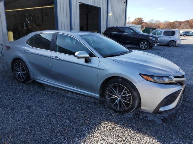 4T1G11BKXPU091745 - 2023 TOYOTA CAMRY SE NIGHT SHADE SILVER photo 4