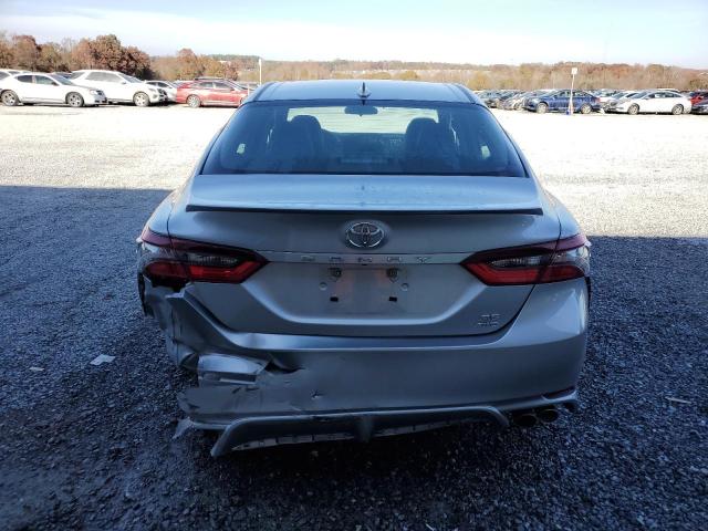 4T1G11BKXPU091745 - 2023 TOYOTA CAMRY SE NIGHT SHADE SILVER photo 6